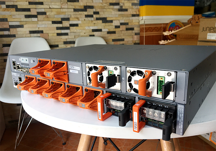 EX340024TDC 24port 10/100/1000BaseT Switch with 4 SFP+ and